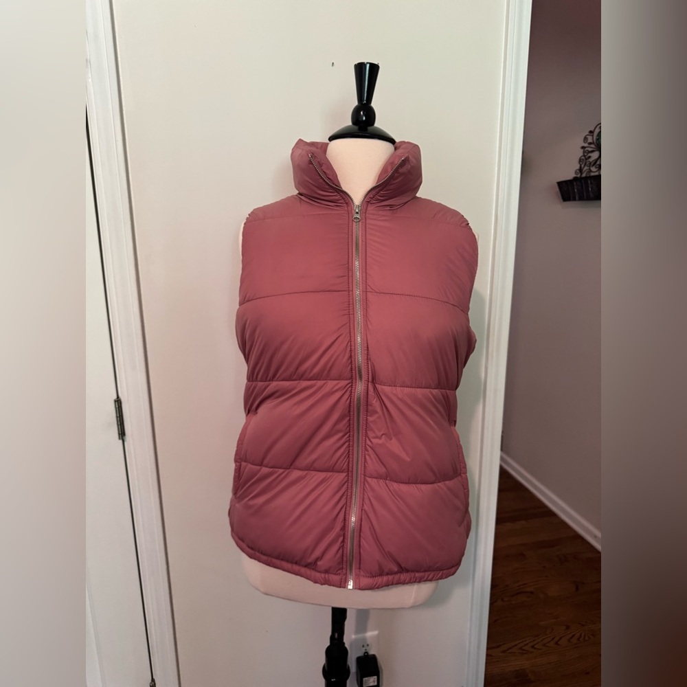 Old Navy Dusty Rose Puffer Vest. Just in time for cold weather.